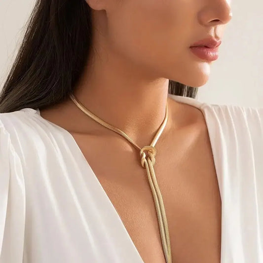 Eleanor Knot Necklace